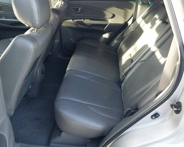 Хендай Туксон 2006 в Бродах на Automoto.ua Серый Хендай Туксон, объемом двигателя 1.98 л и пробегом 215 тыс. км за 6300 $, фото 10 на Automoto.ua