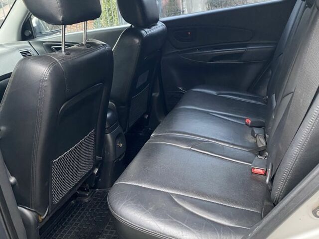 Сірий Хендай Туксон, об'ємом двигуна 2 л та пробігом 200 тис. км за 7500 $, фото 8 на Automoto.ua