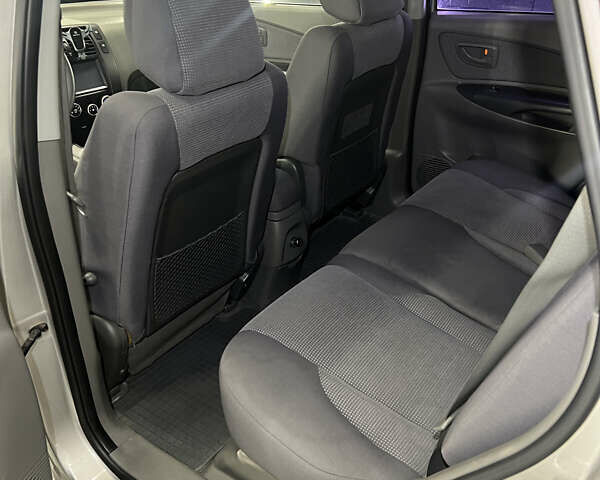 Хендай Туксон 2007 в Полтаве на Automoto.ua Серый Хендай Туксон, объемом двигателя 1.98 л и пробегом 190 тыс. км за 8300 $, фото 7 на Automoto.ua