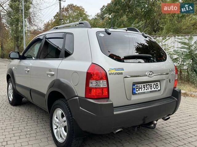 Серый Хендай Туксон, объемом двигателя 1.99 л и пробегом 208 тыс. км за 8400 $, фото 26 на Automoto.ua