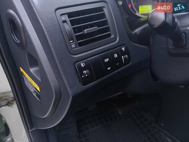 Сірий Хендай Туксон, об'ємом двигуна 1.98 л та пробігом 225 тис. км за 6999 $, фото 29 на Automoto.ua