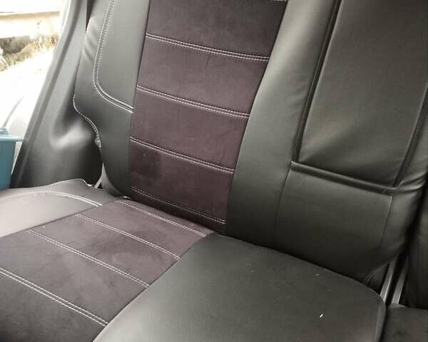 Сірий Хендай Туксон, об'ємом двигуна 1.98 л та пробігом 169 тис. км за 10500 $, фото 4 на Automoto.ua