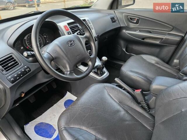 Хендай Туксон 2007 в Луцке на Automoto.ua Серый Хендай Туксон, объемом двигателя 1.98 л и пробегом 120 тыс. км за 7799 $, фото 20 на Automoto.ua