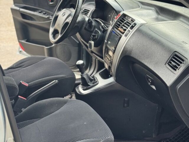 Серый Хендай Туксон, объемом двигателя 2 л и пробегом 159 тыс. км за 7299 $, фото 14 на Automoto.ua