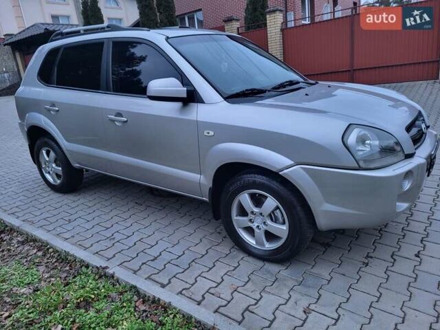 Серый Хендай Туксон, объемом двигателя 2 л и пробегом 240 тыс. км за 8300 $, фото 31 на Automoto.ua