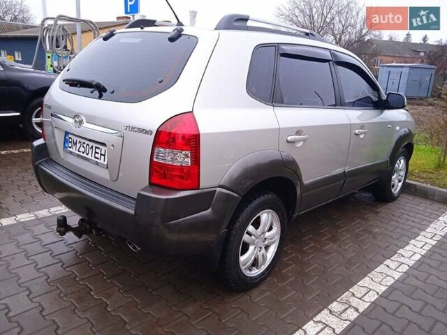 Сірий Хендай Туксон, об'ємом двигуна 1.98 л та пробігом 157 тис. км за 7800 $, фото 10 на Automoto.ua