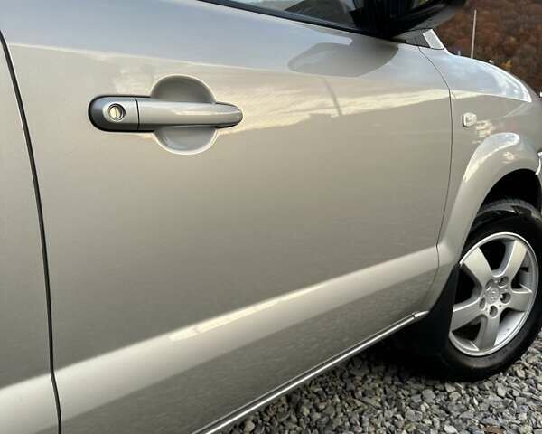 Хендай Туксон 2007 в Бережанах на Automoto.ua Серый Хендай Туксон, объемом двигателя 2 л и пробегом 172 тыс. км за 7400 $, фото 16 на Automoto.ua