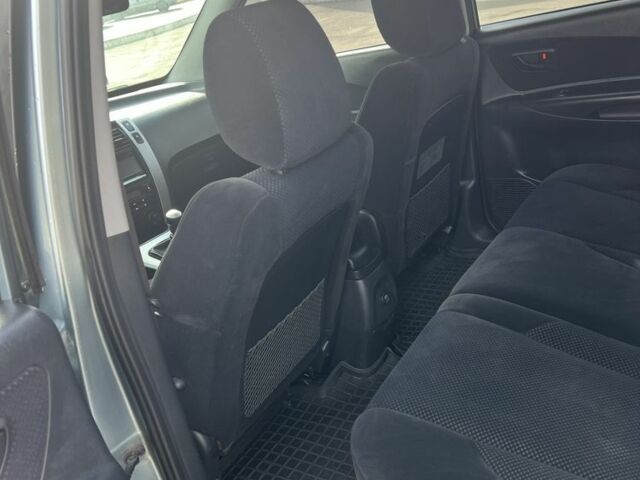 Сірий Хендай Туксон, об'ємом двигуна 2 л та пробігом 170 тис. км за 8700 $, фото 12 на Automoto.ua