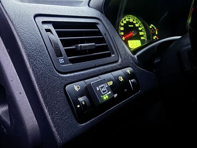 Серый Хендай Туксон, объемом двигателя 2 л и пробегом 305 тыс. км за 7200 $, фото 17 на Automoto.ua