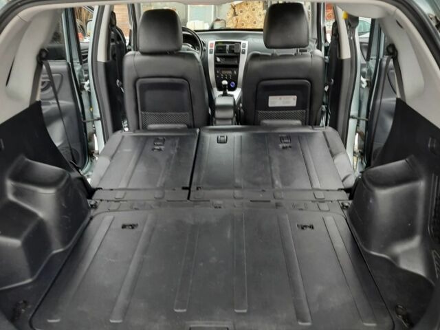 Сірий Хендай Туксон, об'ємом двигуна 2 л та пробігом 177 тис. км за 7400 $, фото 5 на Automoto.ua