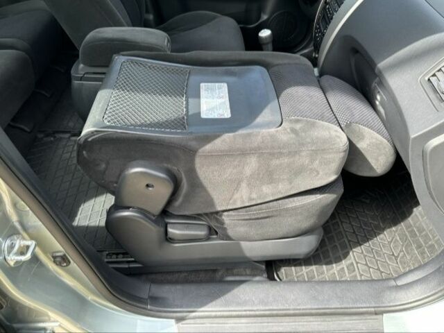 Серый Хендай Туксон, объемом двигателя 2 л и пробегом 110 тыс. км за 10500 $, фото 14 на Automoto.ua