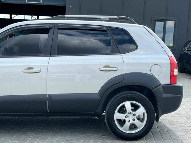 Хендай Туксон 2007 в Львове на Automoto.ua Серый Хендай Туксон, объемом двигателя 2 л и пробегом 255 тыс. км за 6590 $, фото 5 на Automoto.ua
