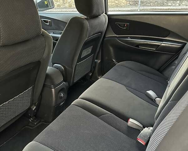 Хендай Туксон 2007 в Бережанах на Automoto.ua Серый Хендай Туксон, объемом двигателя 2 л и пробегом 172 тыс. км за 7400 $, фото 37 на Automoto.ua