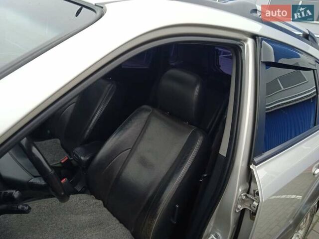 Сірий Хендай Туксон, об'ємом двигуна 1.98 л та пробігом 157 тис. км за 7800 $, фото 32 на Automoto.ua