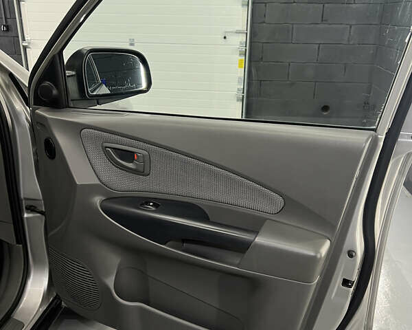 Хендай Туксон 2007 в Полтаве на Automoto.ua Серый Хендай Туксон, объемом двигателя 1.98 л и пробегом 190 тыс. км за 8300 $, фото 10 на Automoto.ua