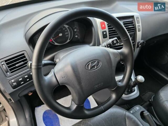 Хендай Туксон 2007 в Луцке на Automoto.ua Серый Хендай Туксон, объемом двигателя 1.98 л и пробегом 120 тыс. км за 7799 $, фото 22 на Automoto.ua