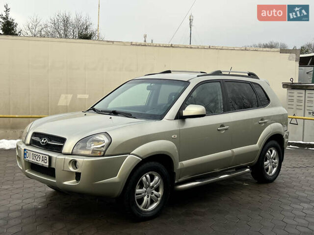 Сірий Хендай Туксон, об'ємом двигуна 2 л та пробігом 257 тис. км за 6550 $, фото 6 на Automoto.ua