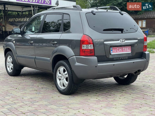 Хендай Туксон 2007 в Калуше на Automoto.ua Серый Хендай Туксон, объемом двигателя 2 л и пробегом 182 тыс. км за 7600 $, фото 10 на Automoto.ua