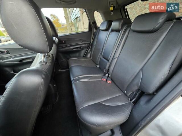 Хендай Туксон 2007 в Луцке на Automoto.ua Серый Хендай Туксон, объемом двигателя 1.98 л и пробегом 120 тыс. км за 7799 $, фото 25 на Automoto.ua