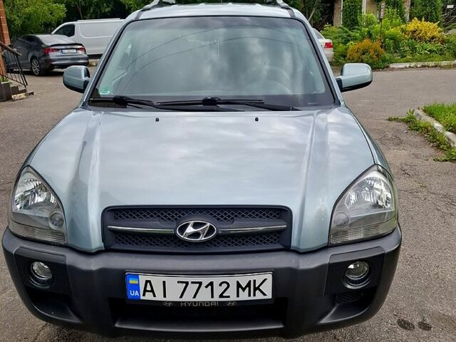 Сірий Хендай Туксон, об'ємом двигуна 2 л та пробігом 214 тис. км за 7700 $, фото 11 на Automoto.ua