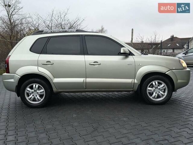 Серый Хендай Туксон, объемом двигателя 2 л и пробегом 231 тыс. км за 7999 $, фото 14 на Automoto.ua