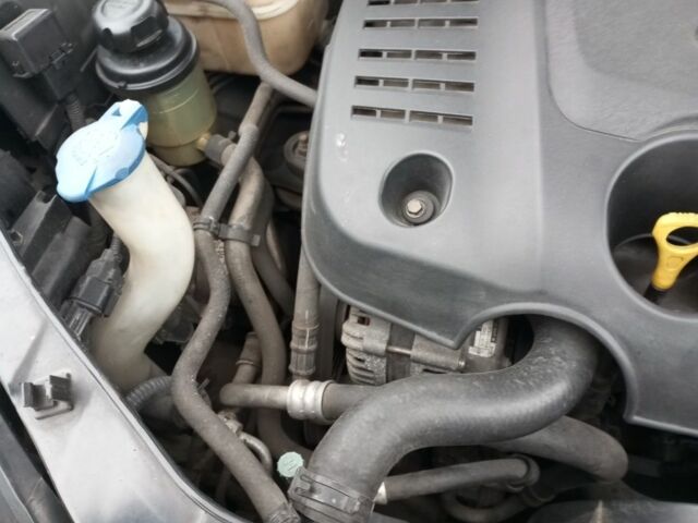 Сірий Хендай Туксон, об'ємом двигуна 2 л та пробігом 267 тис. км за 8300 $, фото 22 на Automoto.ua