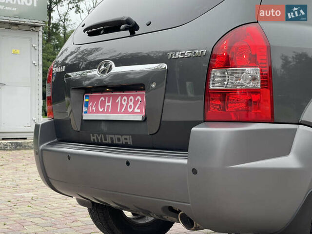 Хендай Туксон 2007 в Калуше на Automoto.ua Серый Хендай Туксон, объемом двигателя 2 л и пробегом 182 тыс. км за 7600 $, фото 26 на Automoto.ua