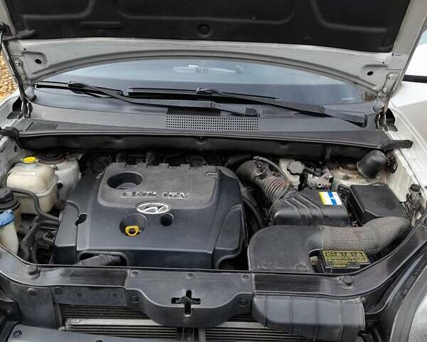 Сірий Хендай Туксон, об'ємом двигуна 2 л та пробігом 182 тис. км за 8800 $, фото 20 на Automoto.ua