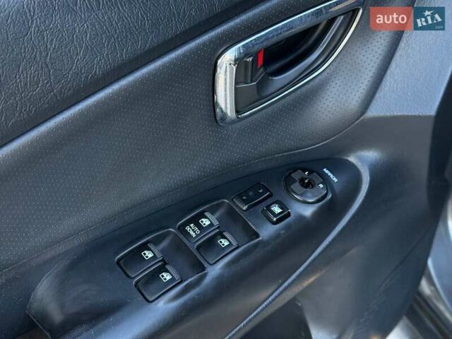 Серый Хендай Туксон, объемом двигателя 1.98 л и пробегом 282 тыс. км за 8350 $, фото 25 на Automoto.ua