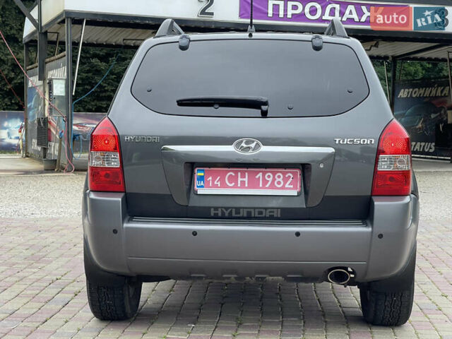 Хендай Туксон 2007 в Калуше на Automoto.ua Серый Хендай Туксон, объемом двигателя 2 л и пробегом 182 тыс. км за 7600 $, фото 9 на Automoto.ua