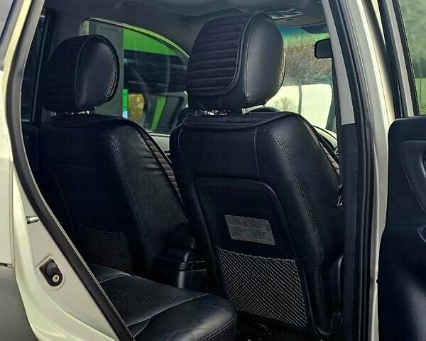 Сірий Хендай Туксон, об'ємом двигуна 2 л та пробігом 198 тис. км за 8250 $, фото 17 на Automoto.ua