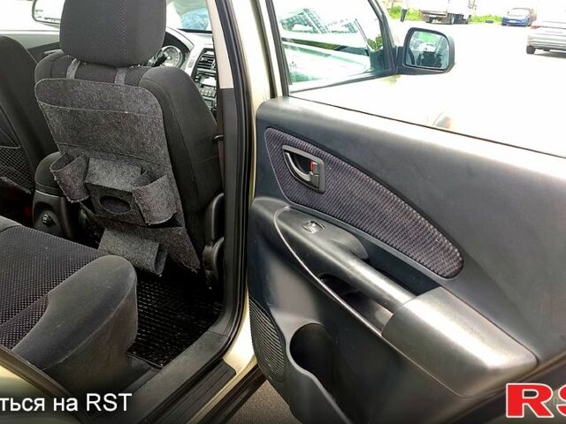 Серый Хендай Туксон, объемом двигателя 2 л и пробегом 249 тыс. км за 7300 $, фото 6 на Automoto.ua