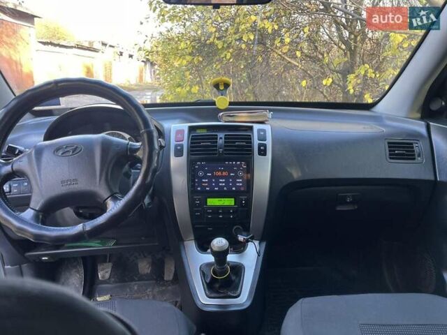 Хендай Туксон 2007 в Полтаве на Automoto.ua Серый Хендай Туксон, объемом двигателя 1.98 л и пробегом 253 тыс. км за 8200 $, фото 2 на Automoto.ua