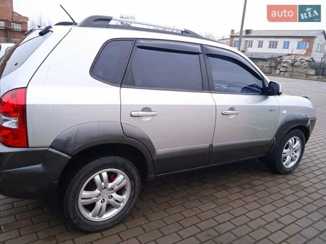 Сірий Хендай Туксон, об'ємом двигуна 1.98 л та пробігом 157 тис. км за 7800 $, фото 18 на Automoto.ua