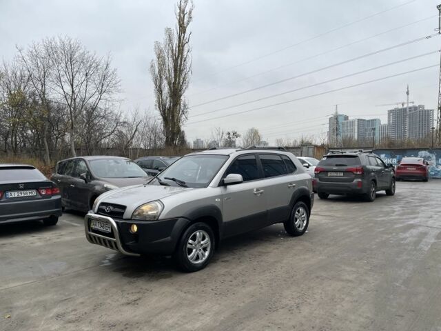 Серый Хендай Туксон, объемом двигателя 2 л и пробегом 290 тыс. км за 6400 $, фото 6 на Automoto.ua