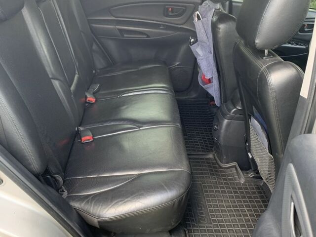 Серый Хендай Туксон, объемом двигателя 2 л и пробегом 228 тыс. км за 7400 $, фото 20 на Automoto.ua