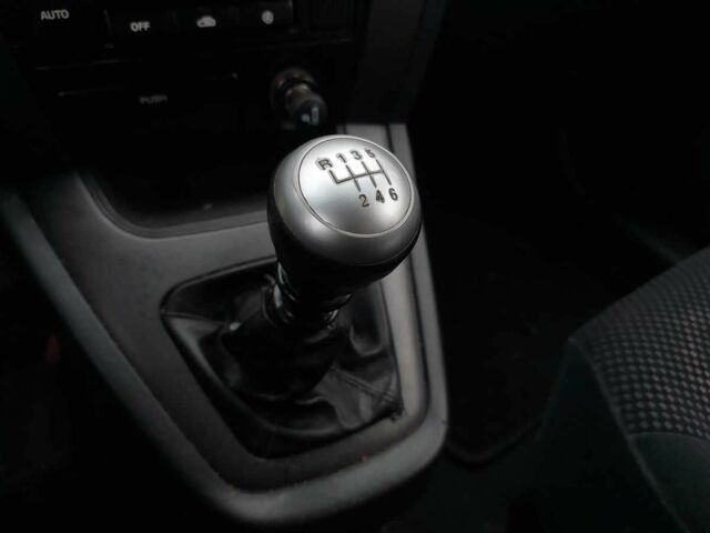 Серый Хендай Туксон, объемом двигателя 2 л и пробегом 245 тыс. км за 4112 $, фото 12 на Automoto.ua