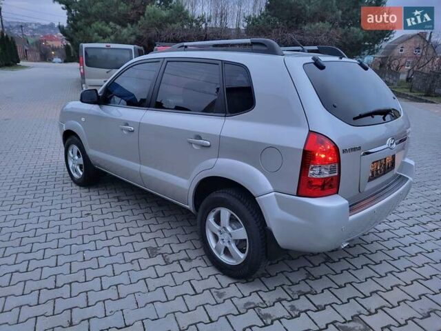 Серый Хендай Туксон, объемом двигателя 2 л и пробегом 240 тыс. км за 8300 $, фото 8 на Automoto.ua