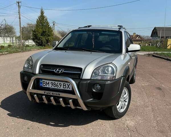 Сірий Хендай Туксон, об'ємом двигуна 1.98 л та пробігом 175 тис. км за 9000 $, фото 2 на Automoto.ua