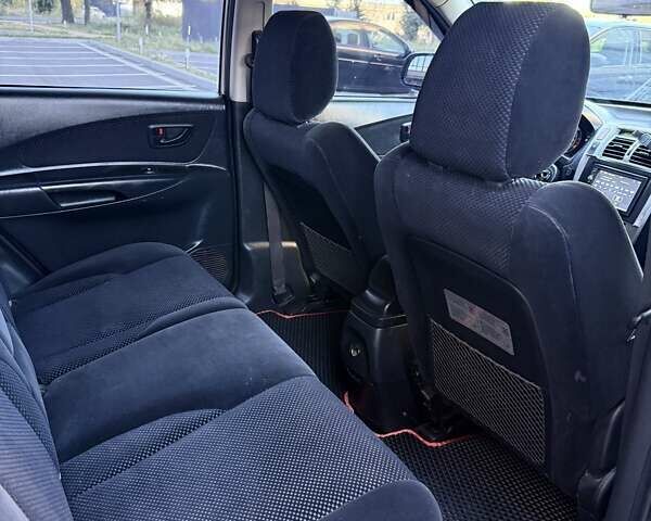 Серый Хендай Туксон, объемом двигателя 1.98 л и пробегом 280 тыс. км за 7400 $, фото 10 на Automoto.ua