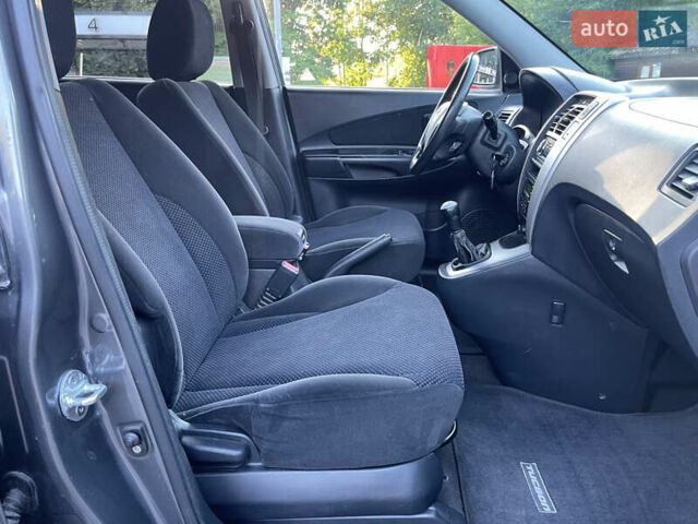 Серый Хендай Туксон, объемом двигателя 2 л и пробегом 182 тыс. км за 7600 $, фото 42 на Automoto.ua