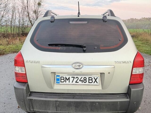 Хендай Туксон 2007 у Ахтырке на Automoto.ua Сірий Хендай Туксон, об'ємом двигуна 2 л та пробігом 192 тис. км за 6950 $, фото 7 на Automoto.ua