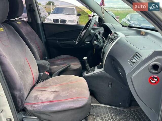 Серый Хендай Туксон, объемом двигателя 2 л и пробегом 255 тыс. км за 7490 $, фото 17 на Automoto.ua