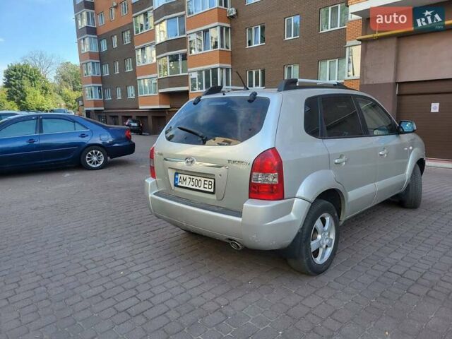 Сірий Хендай Туксон, об'ємом двигуна 2 л та пробігом 241 тис. км за 6500 $, фото 8 на Automoto.ua