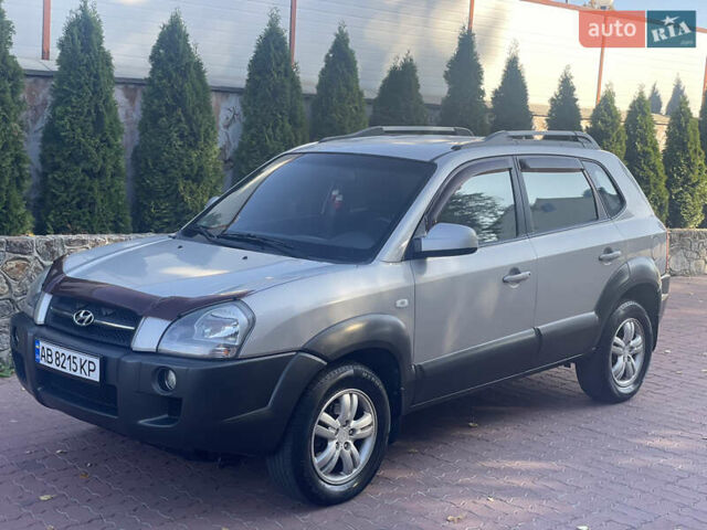 Серый Хендай Туксон, объемом двигателя 1.98 л и пробегом 129 тыс. км за 8400 $, фото 18 на Automoto.ua