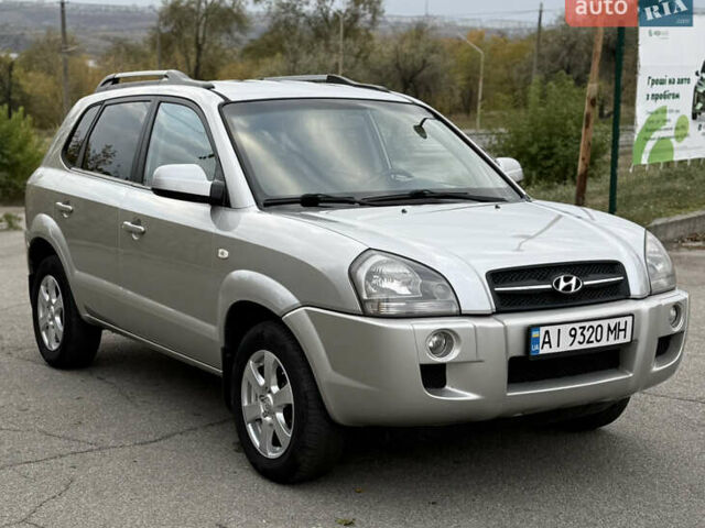 Хендай Туксон 2007 в Запорожье на Automoto.ua Серый Хендай Туксон, объемом двигателя 2 л и пробегом 230 тыс. км за 7900 $, фото 3 на Automoto.ua