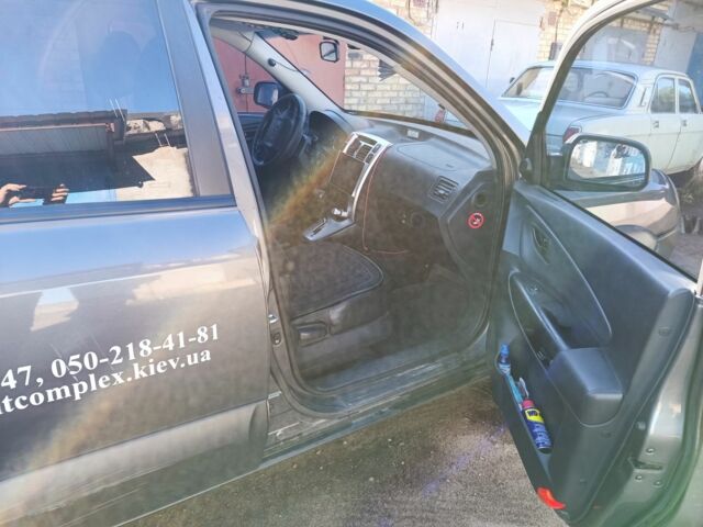 Хендай Туксон 2007 в Киеве на Automoto.ua Серый Хендай Туксон, объемом двигателя 2 л и пробегом 192 тыс. км за 7000 $, фото 3 на Automoto.ua