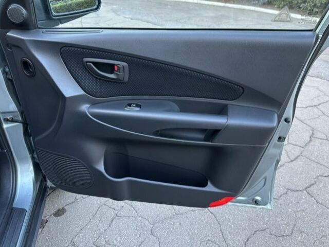 Серый Хендай Туксон, объемом двигателя 2 л и пробегом 110 тыс. км за 11900 $, фото 16 на Automoto.ua