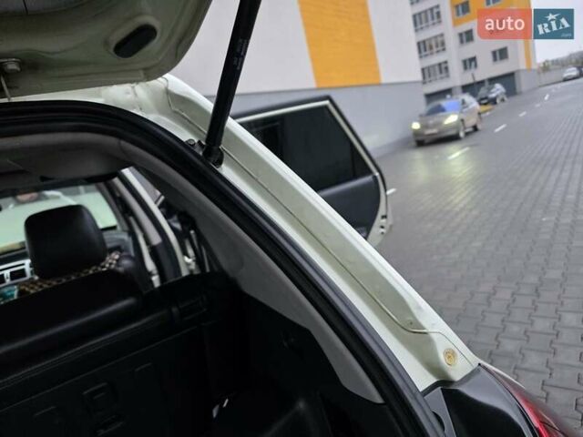 Серый Хендай Туксон, объемом двигателя 2 л и пробегом 231 тыс. км за 7999 $, фото 47 на Automoto.ua