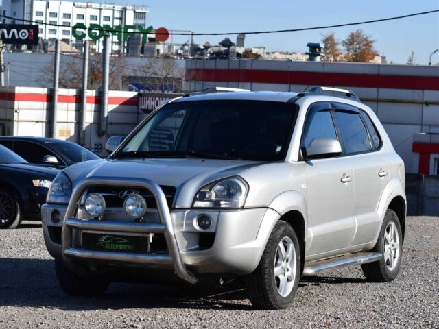 Хендай Туксон 2007 в Кривом Роге на Automoto.ua Серый Хендай Туксон, объемом двигателя 2 л и пробегом 335 тыс. км за 7950 $, фото 4 на Automoto.ua